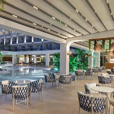 מלון Berry Blue 5*