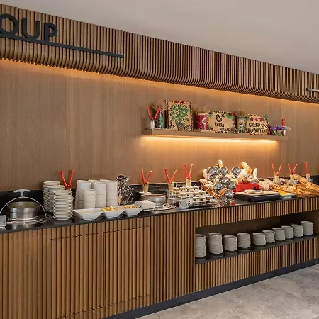 Berry Blue Hotell Side