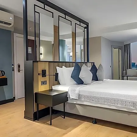 Hotel Berry Blue