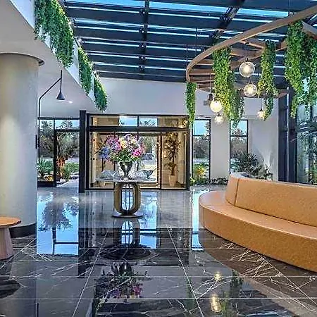Berry Blue Hotel Side