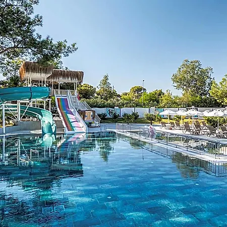 Berry Blue Hotel