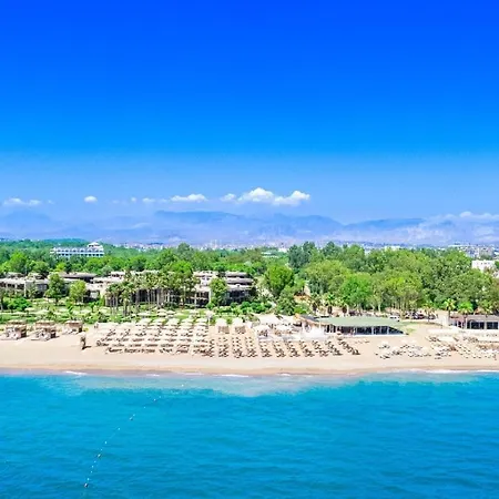 Hotel Berry Blue Side